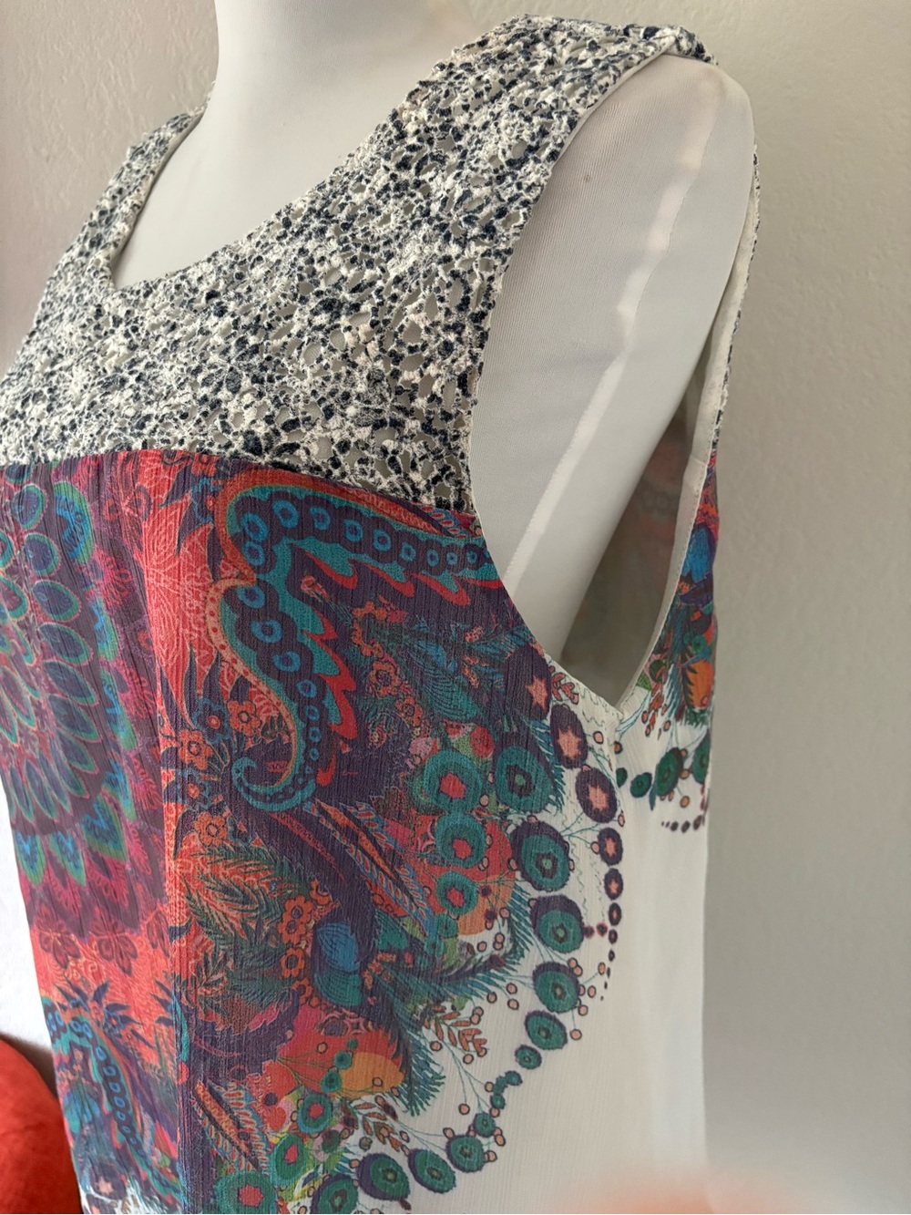 Desigual gauzy artsy sleeveless top
Size XXL
